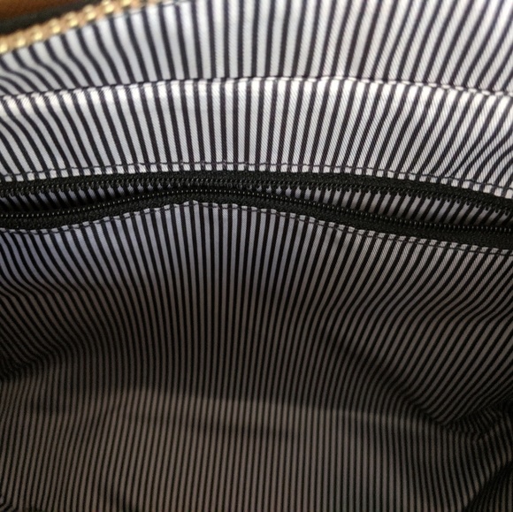 Purse - Picture 3 of 4